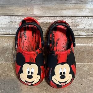 Mickey Mouse Size 9-10 Kids Clogs - Red and Black ( New)